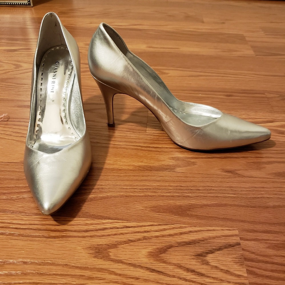 Silver leather Gianni Bini stilettos